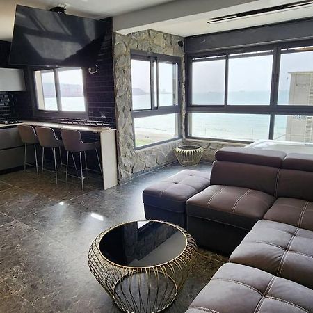מבנים בים 75 Suites At Sea Haifa Ngoại thất bức ảnh