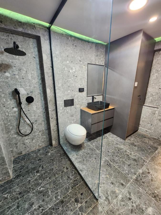 מבנים בים 75 Suites At Sea Haifa Ngoại thất bức ảnh