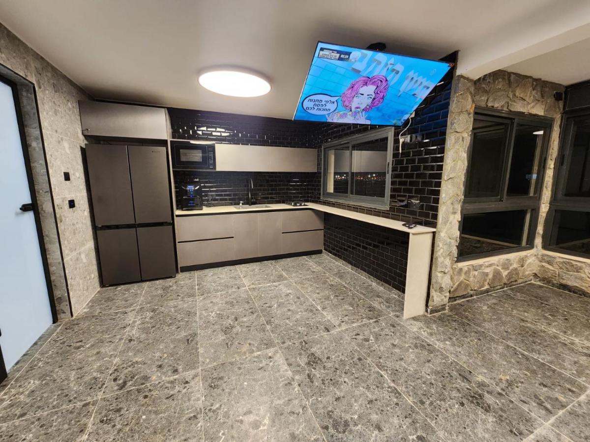 מבנים בים 75 Suites At Sea Haifa Ngoại thất bức ảnh